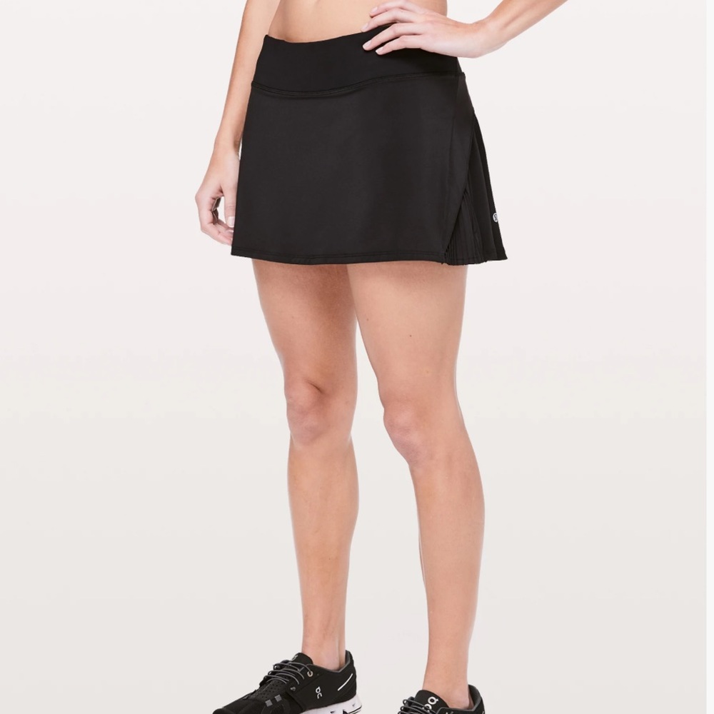 Lululemon - PLAY OFF THE PLEATS MID RISE SKIRT